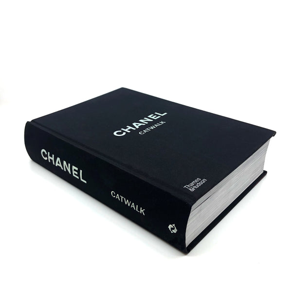 Catwalk: The Complete Fashion Collections - Chanel Book